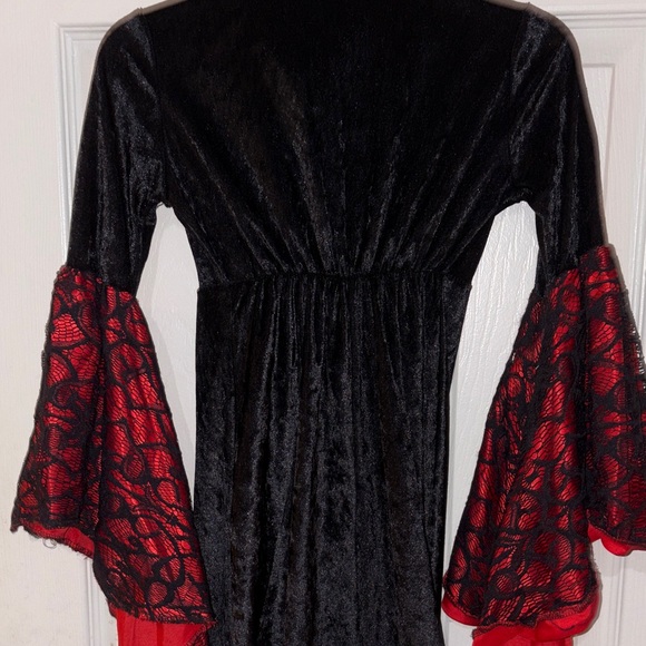 Spirit Black and Red Kids Gothic Costume size S - Picture 8 of 9